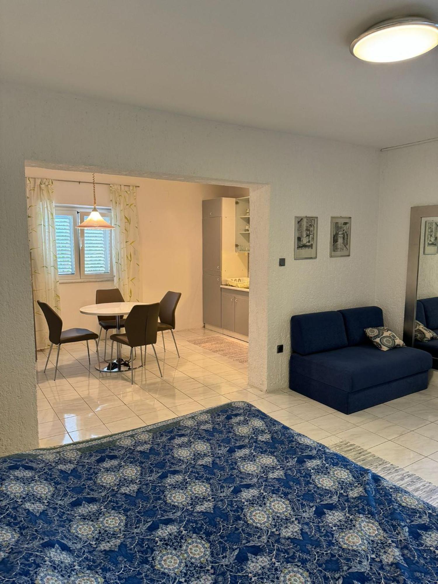 Apartman Kucer คิร์ก ภายนอก รูปภาพ