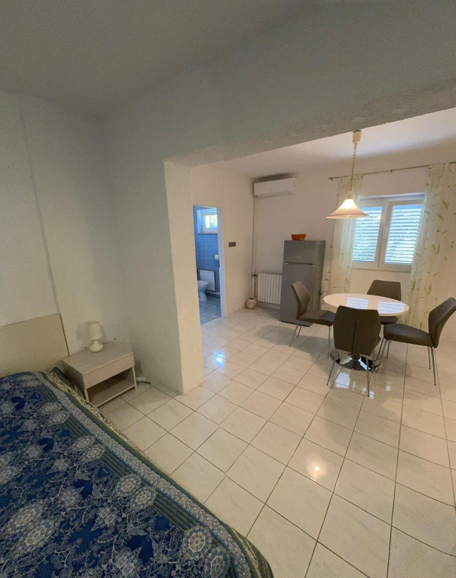 Apartman Kucer คิร์ก ภายนอก รูปภาพ