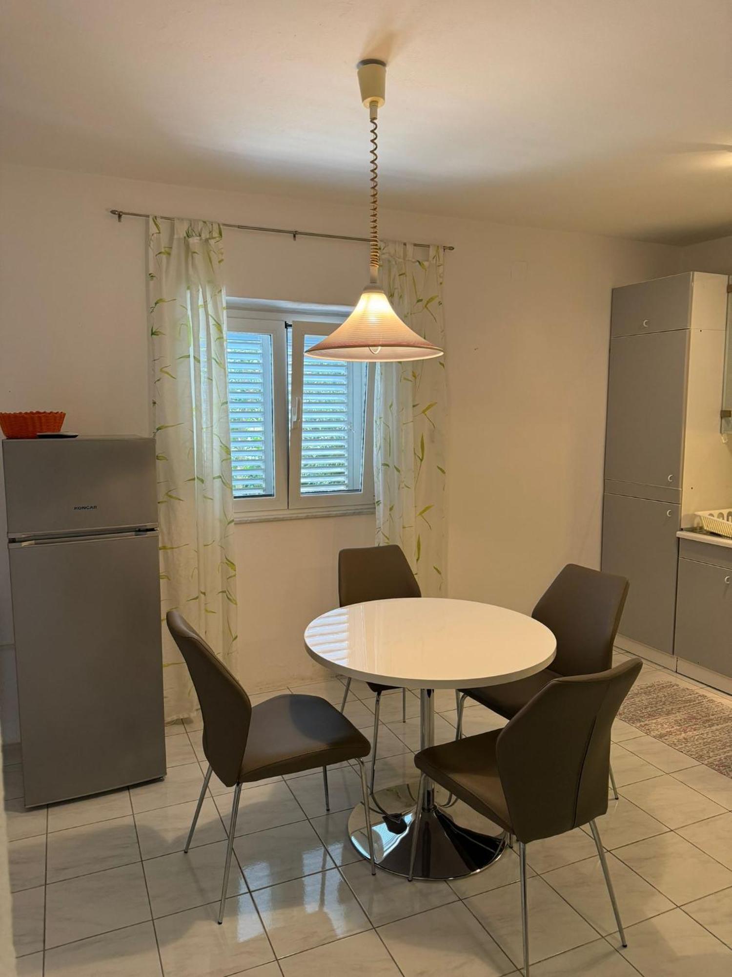 Apartman Kucer คิร์ก ภายนอก รูปภาพ