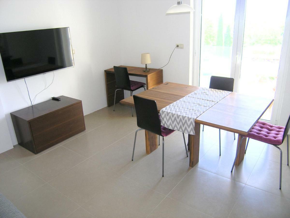 Apartman Kucer คิร์ก ภายนอก รูปภาพ